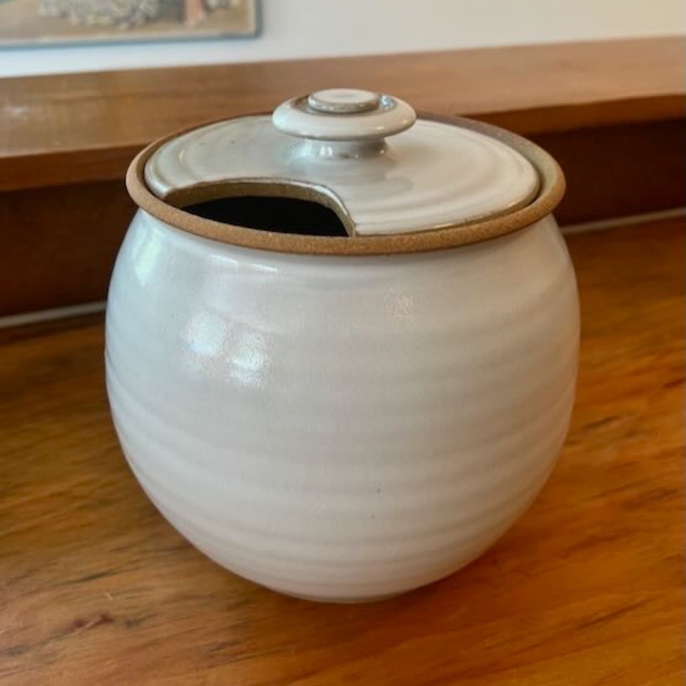 Vintage Soup Tureen Bean Pot Cookie Jar Pottery Studio Art Signed New Old Stock